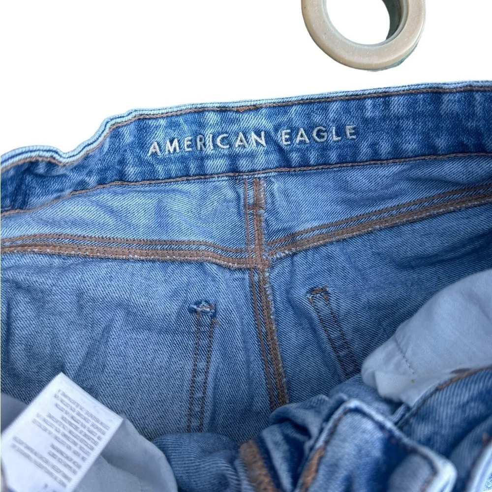 American Eagle Distressed Denim Jean Baggy Mom Shorts High Rise - Size 4